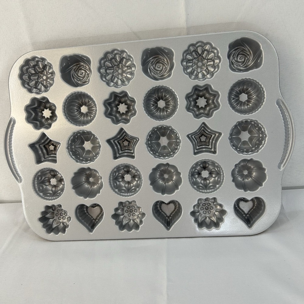 NORDICWARE 30 Mini Bundt Candies Tea Cake Pan Hearts Flowers Stars Holiday